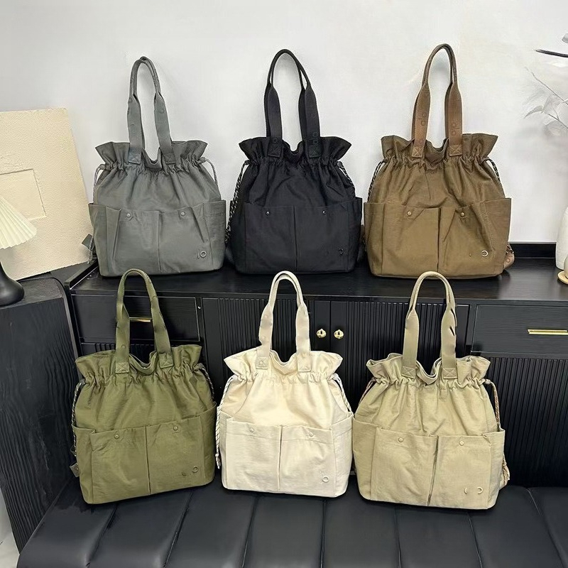 กระเป๋าถือใต้วงแขนแบบมีเชือกรู - Drawstring Gym Bag บทวิจารณ์และราคา